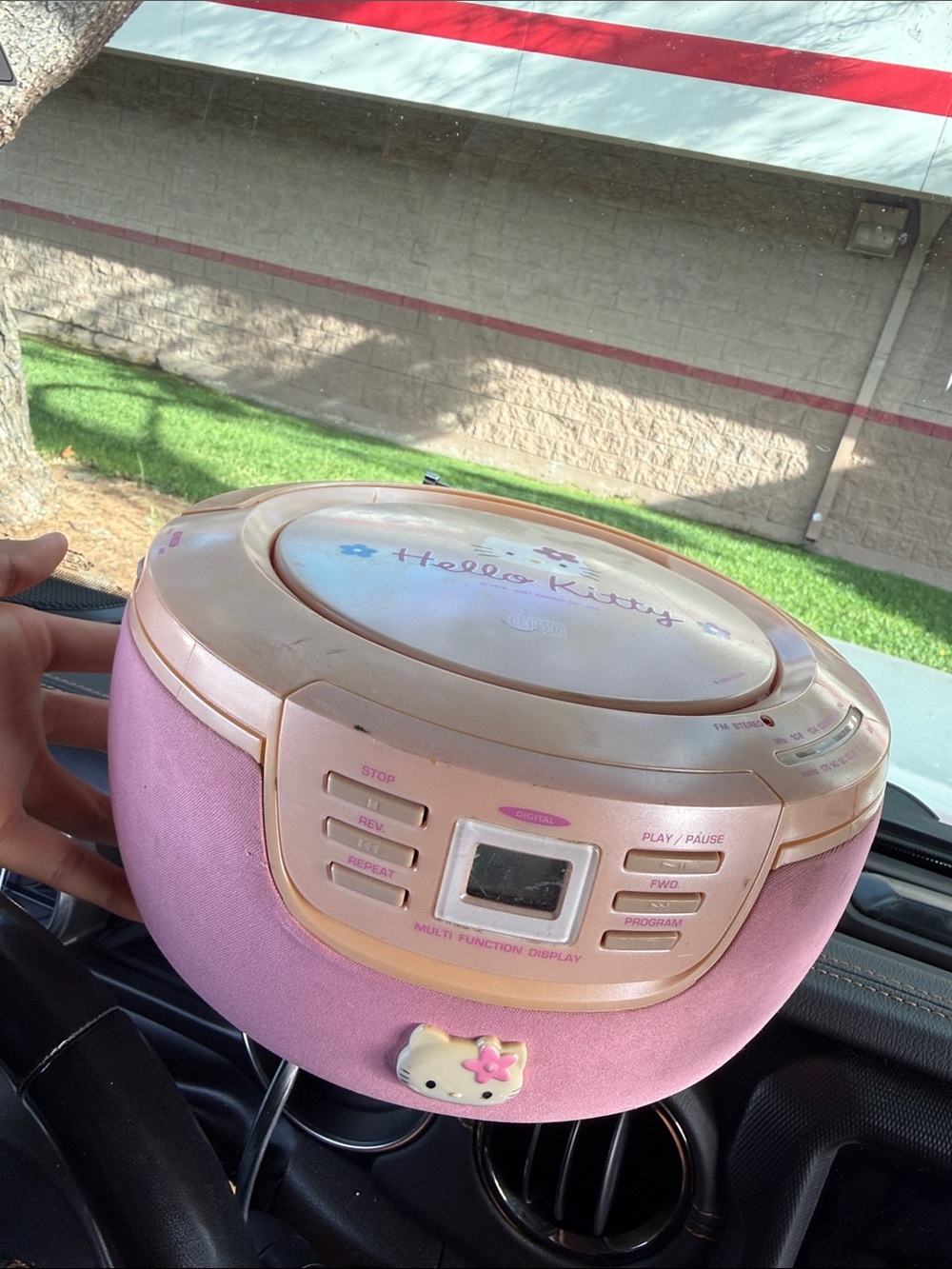Hello Kitty Pink Portable CD / Radio EVERYTHING WORKS